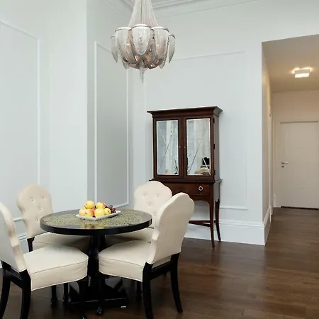 Lejlighed Bright Luxury 2bdr In Old Town