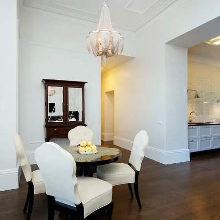 Lejlighed Bright Luxury 2bdr In Old Town *
